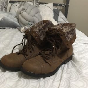 Super cute boots!
